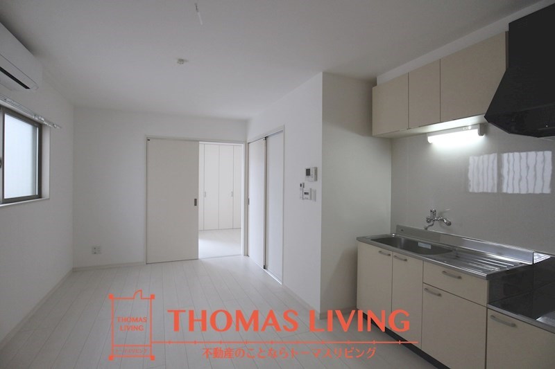 居室・リビング　実際のお写真を準備中のため別タイプのお写真をご参照ください。