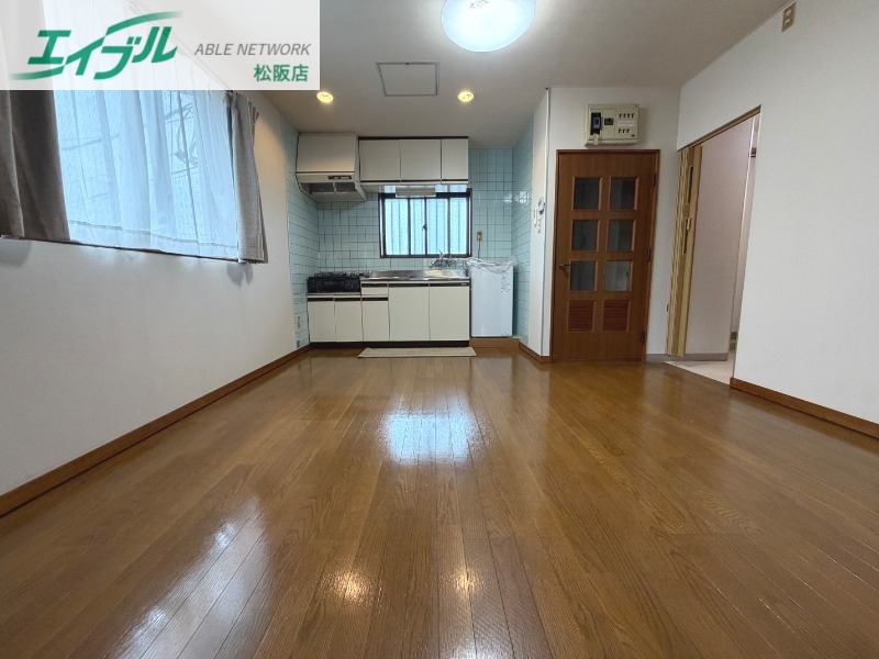 居室・リビング　同型タイプのお部屋です。