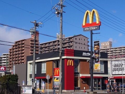 飲食店　マクドナルド南陽通店（飲食店）まで350m