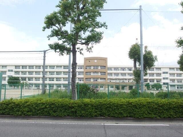 中学校　岡崎市立北中学校（中学校）まで1254m
