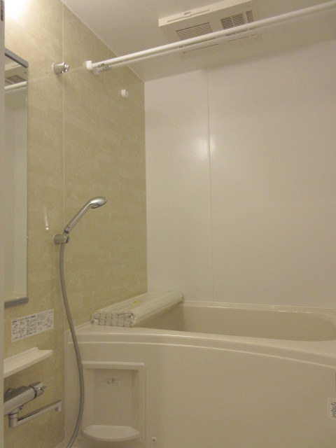 バス・シャワールーム　★追焚機能に浴室乾燥機完備★