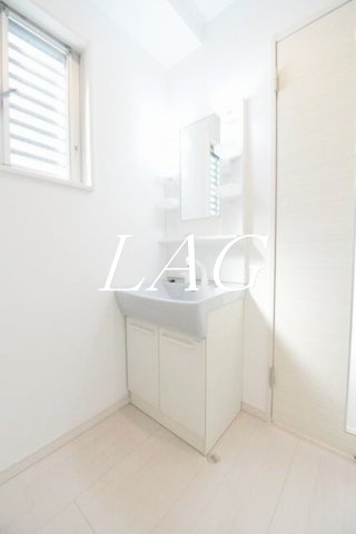 洗面設備　独立洗面台です。