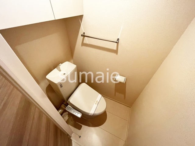 トイレ　温水洗浄便座付きです☆