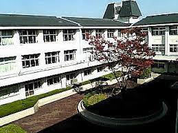 中学校　上牧町立上牧第二中学校（中学校）まで2455m