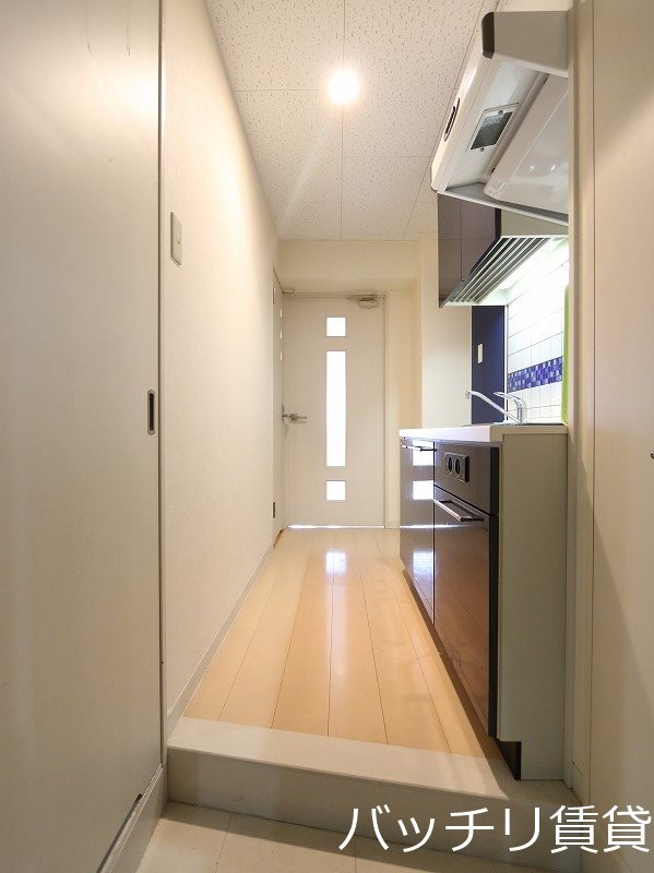 玄関　同型タイプの為現状優先