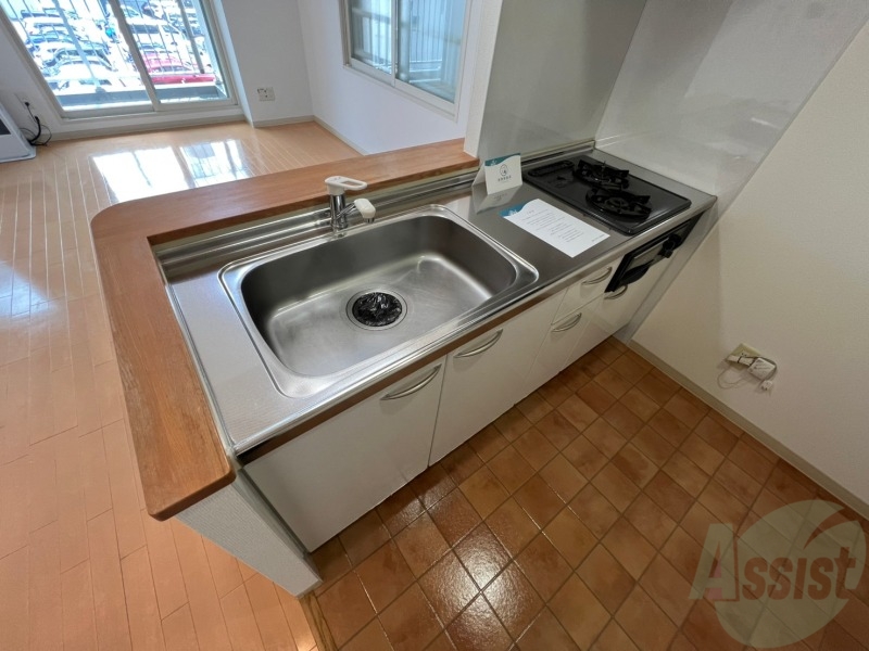 キッチン　リビングが見渡せる対面キッチンになってます。