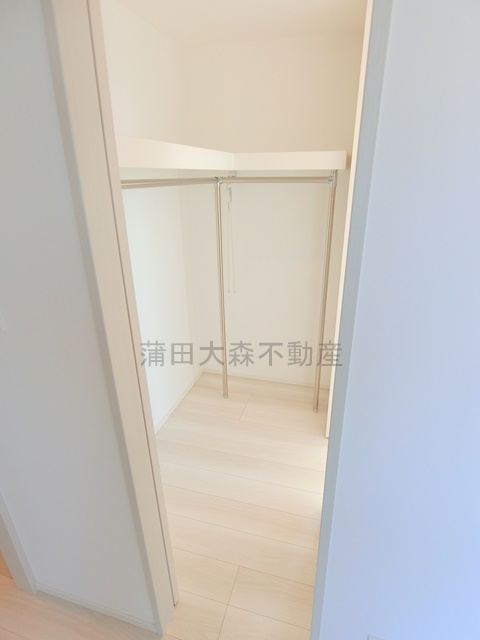 収納　大型収納　２部屋からアクセスできるウォークインクローゼット