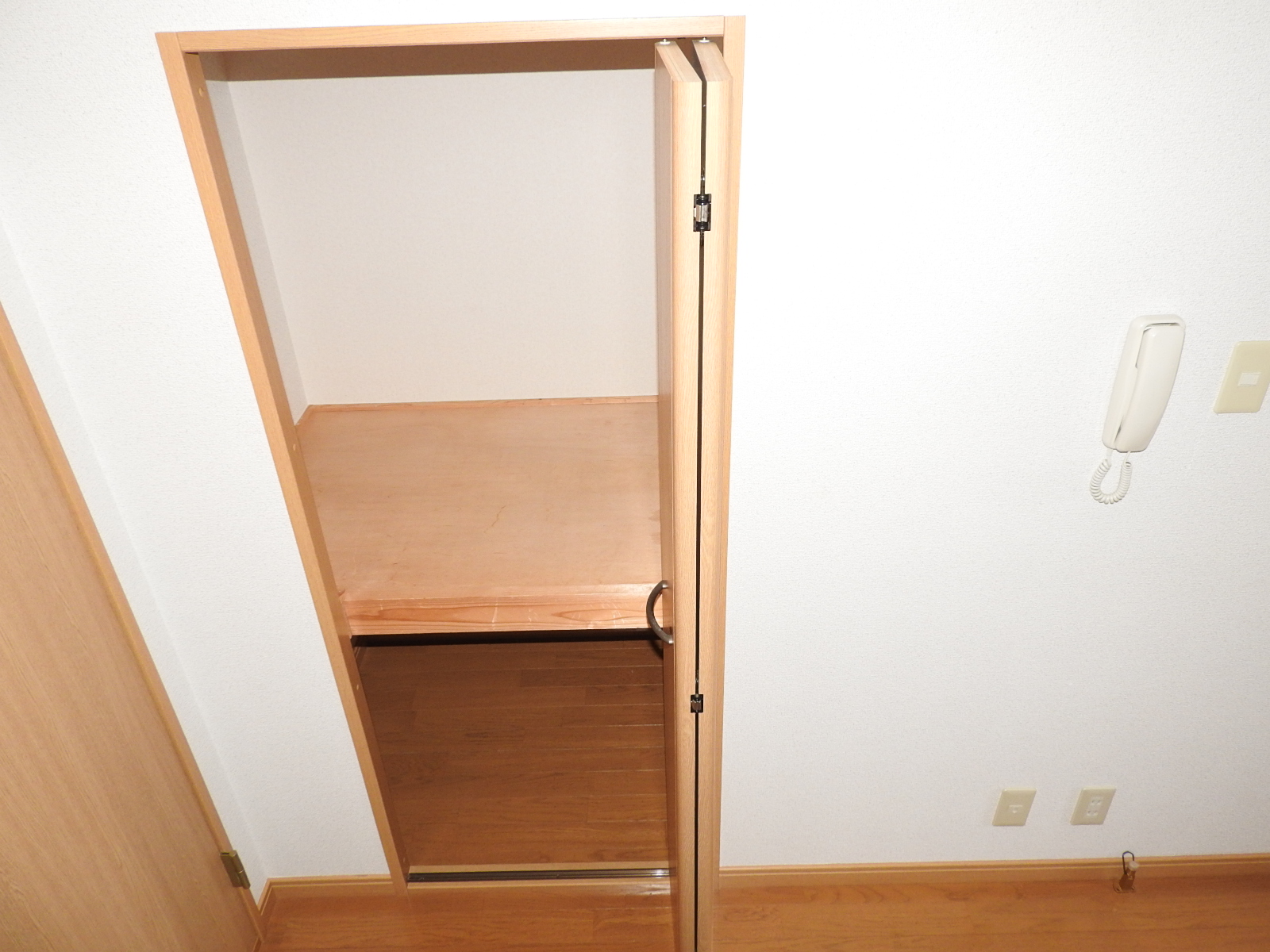 収納　ダイニングにも収納あり♪