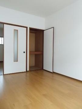 居室・リビング　室内