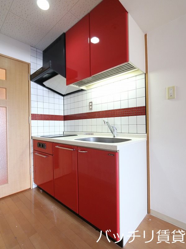 キッチン　写真は同シリーズタイプの為、現状優先になります。