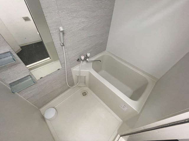 バス・シャワールーム　お風呂で日々の疲れを落としましょう