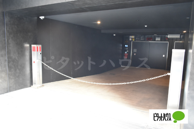 駐車場　敷地内駐車場