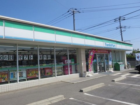 コンビニ　ファミリーマート 里庄里見店（コンビニ）まで488m