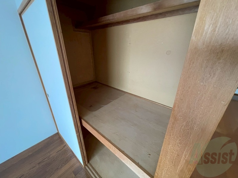収納　寝室の収納です。部屋がすっきり片付きます。