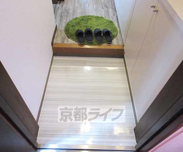 玄関　段差もすくない
