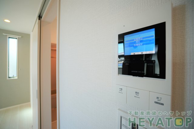 セキュリティ　モニター付きドアホン（同仕様写真）