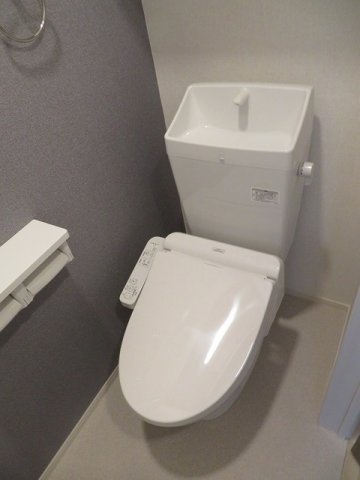 トイレ　【カルヴァドス　Ｂ】清潔感のあるトイレです