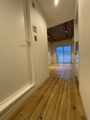 玄関　※イメージ画像。別号室の写真を使用しています。現状が異なる際