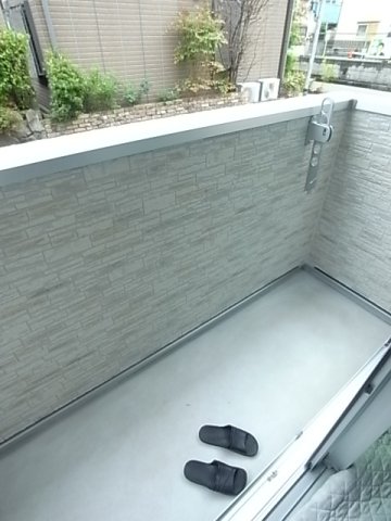 バルコニー　バルコニーからの眺めを楽しみながら食事をしませんか