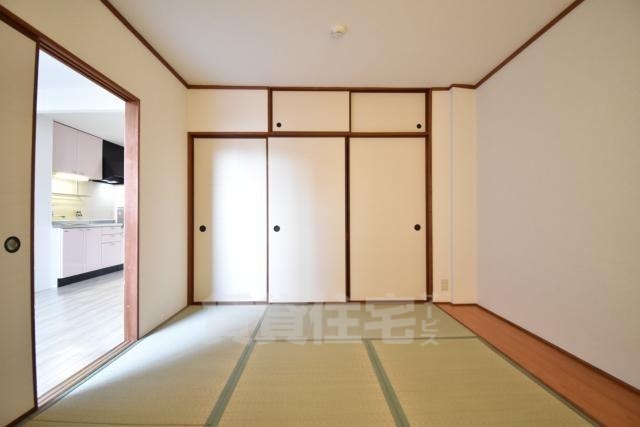地下鉄御堂筋線 北花田駅 徒歩10分 3階建 築39年の内装写真