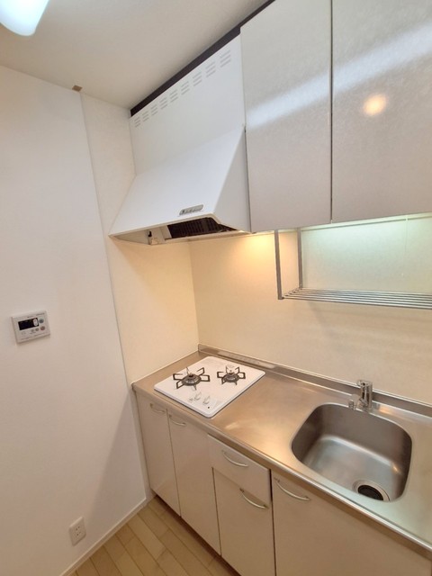 キッチン　★ガス2口グリル付きのシステムキッチン★別部屋参考写真