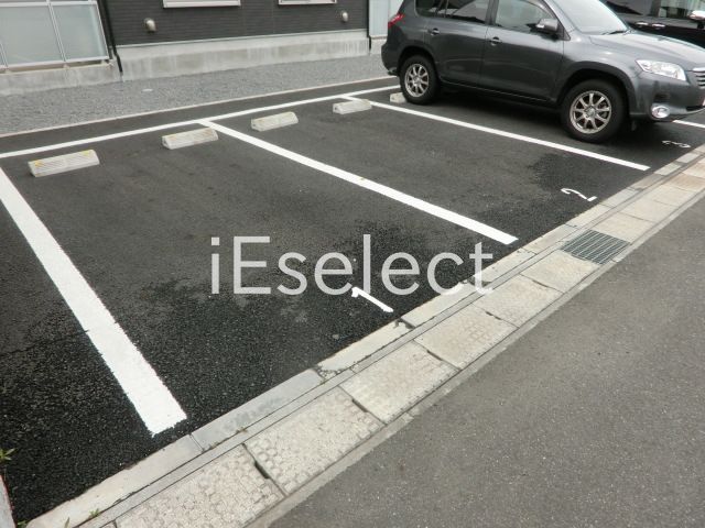 駐車場　駅までも駐車場ございます。