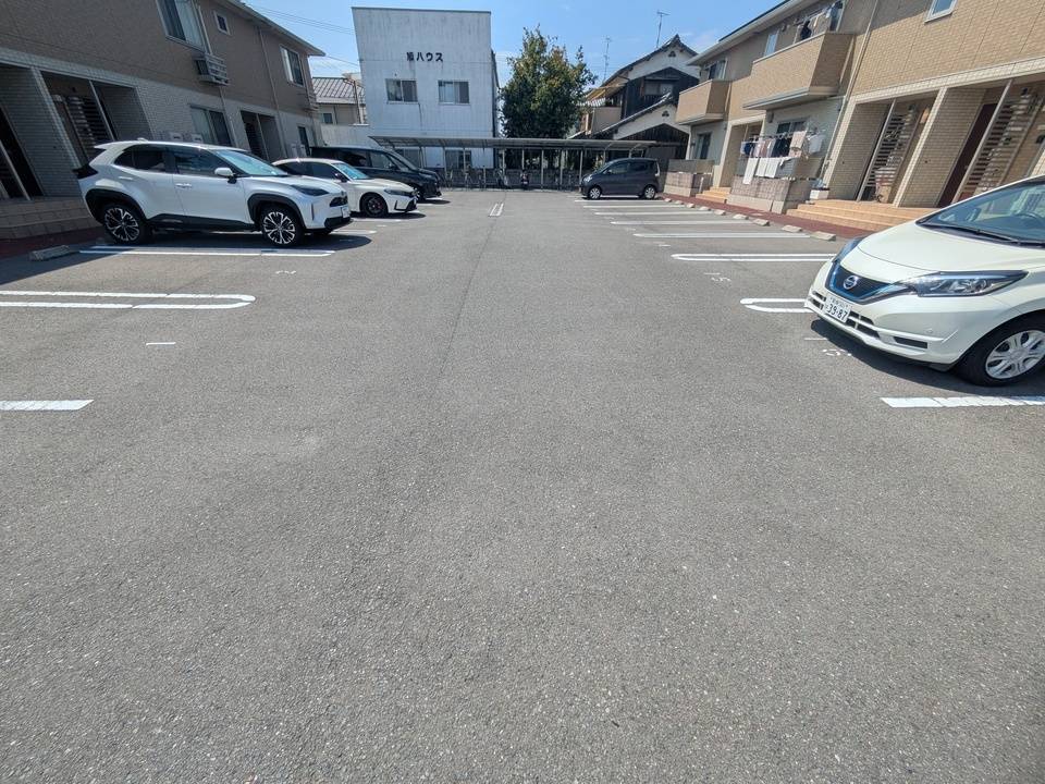 駐車場　駐車場