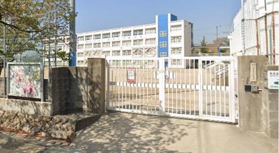 中学校　住吉中学校（中学校）まで1626m