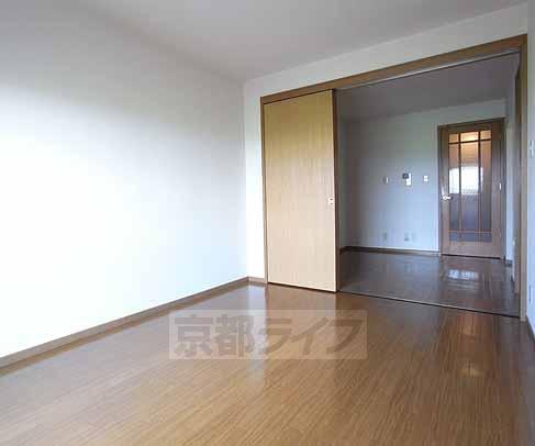 居室・リビング　広々とした部屋です。