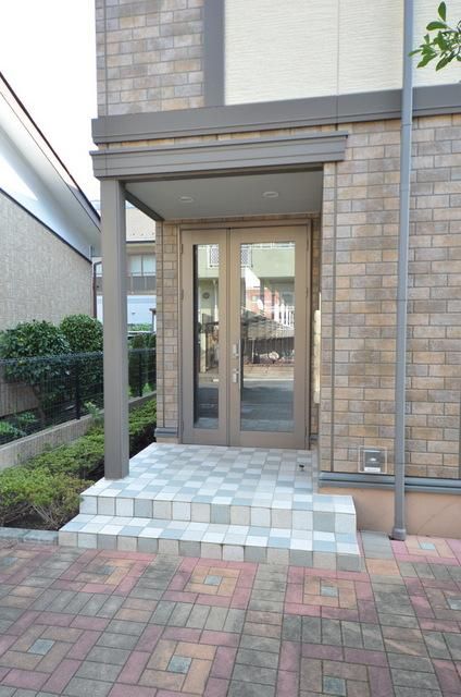 エントランス　★お部屋探しは株式会社タウンハウジング東京まで★