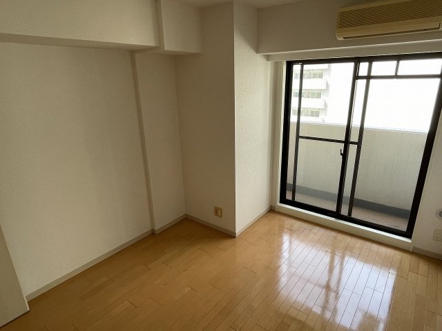 その他部屋・スペース　広くて明るい寝室