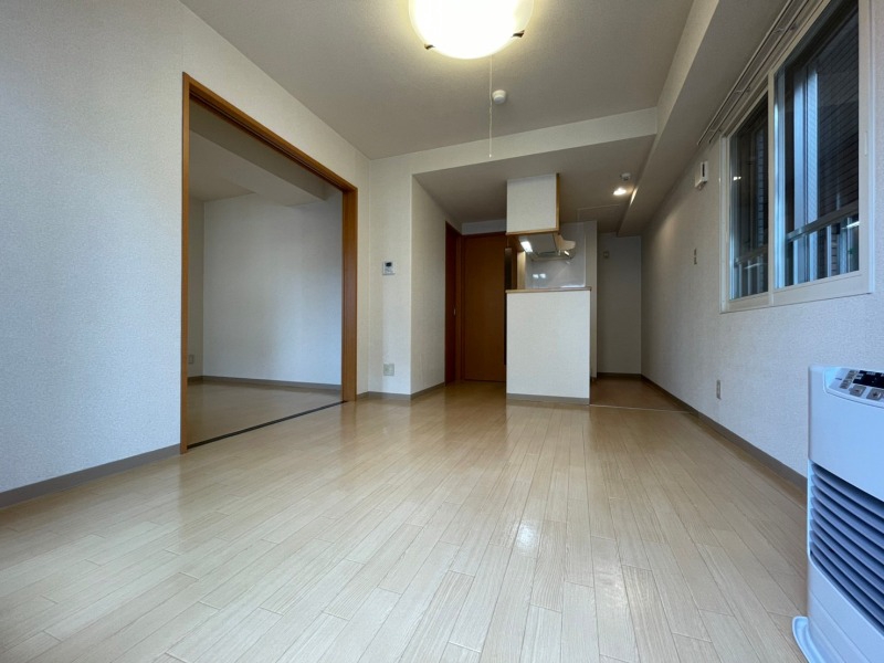 居室・リビング　広くてキレイなお部屋が広がっていて、充実した生活が送れそう。