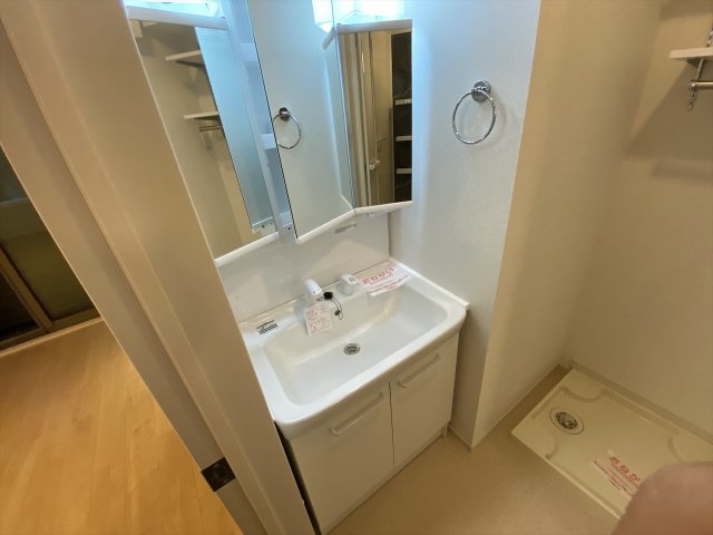 洗面設備　シャワー付き洗面台付き！
