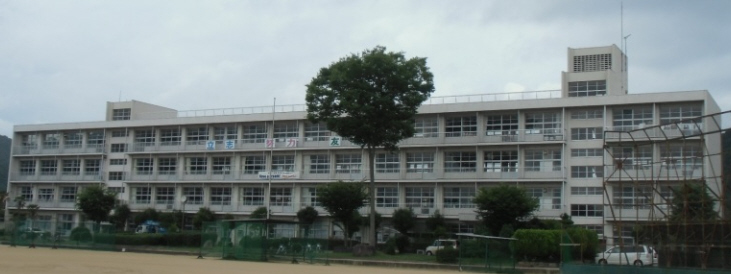 中学校　西脇中学校（中学校）まで239m