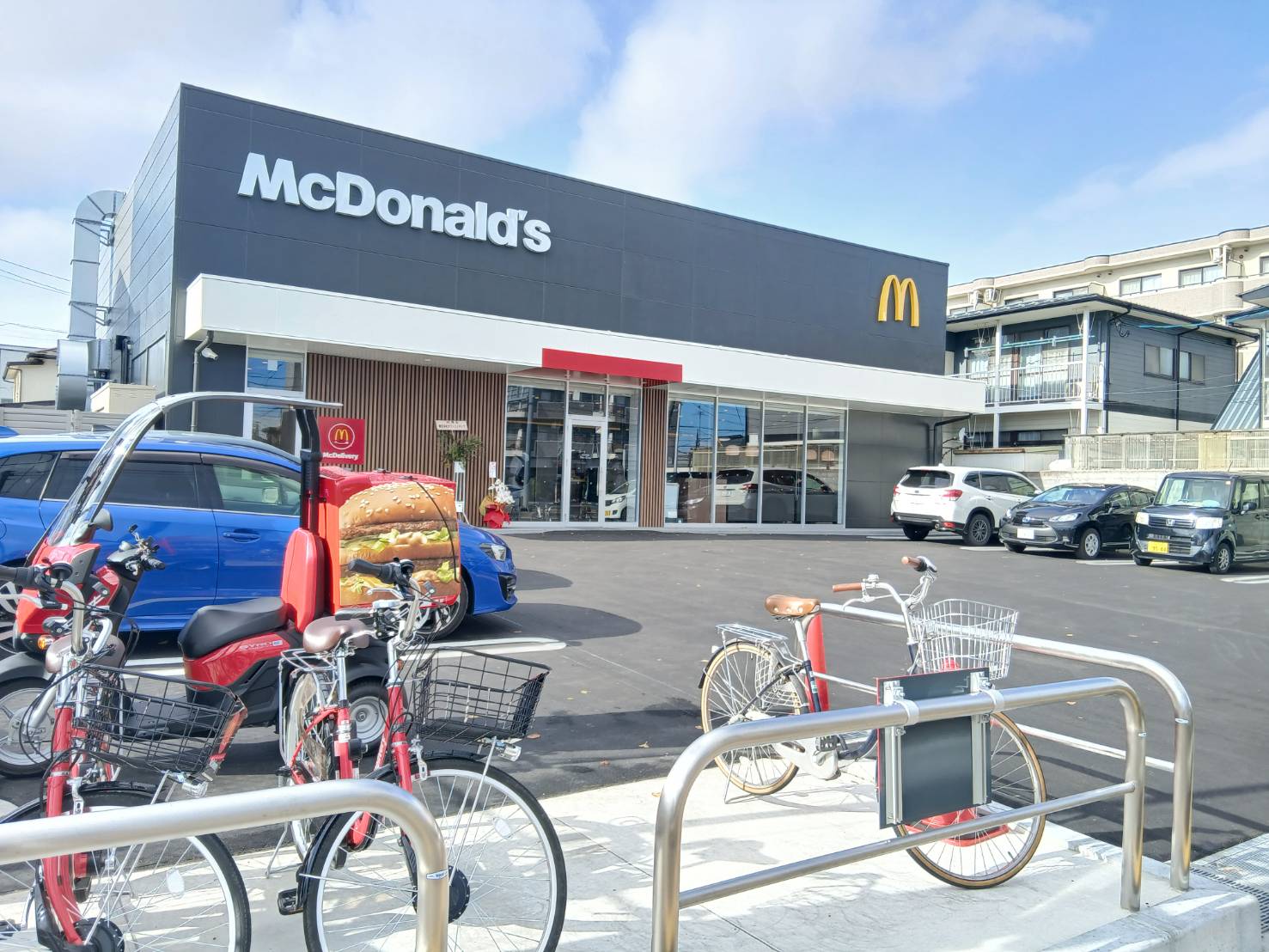 飲食店　マクドナルド仙台白萩店（飲食店）まで450m