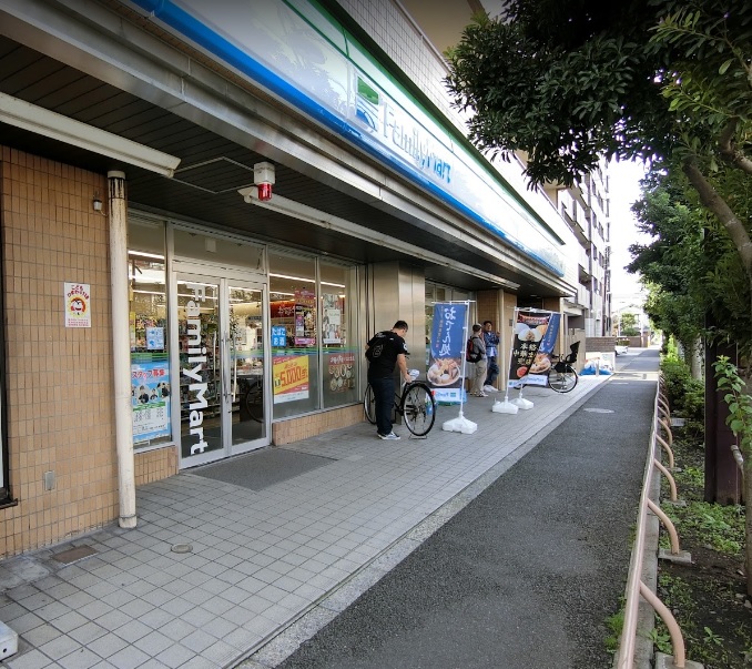コンビニ　ファミリーマート 堀切店（コンビニ）まで134m
