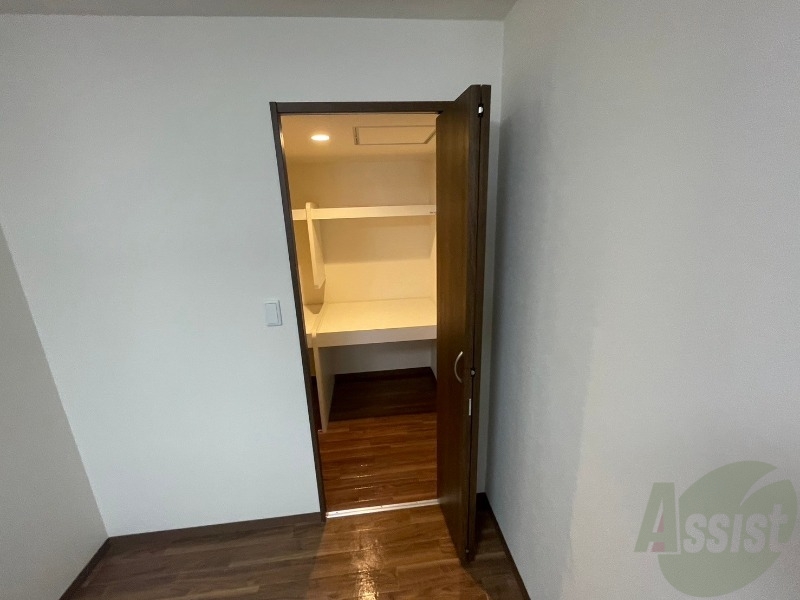 収納　寝室の収納です。部屋がすっきり片付きます。