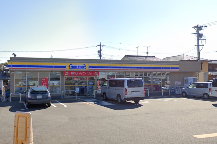 コンビニ　ミニストップ名古屋若鶴町店（コンビニ）まで221m