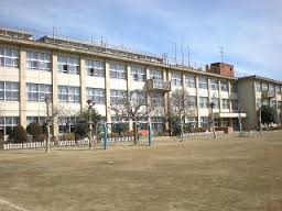 小学校　昭島市立つつじが丘南小学校（小学校）まで566m