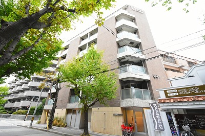 建物外観　安心のオートロック付き♪