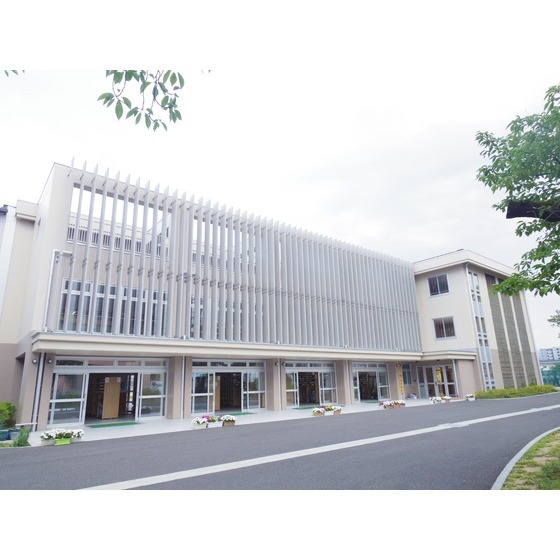 中学校　長野市立櫻ケ岡中学校（中学校）まで1230m