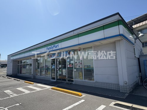 コンビニ　ファミリーマート 木太町八区店（コンビニ）まで875m