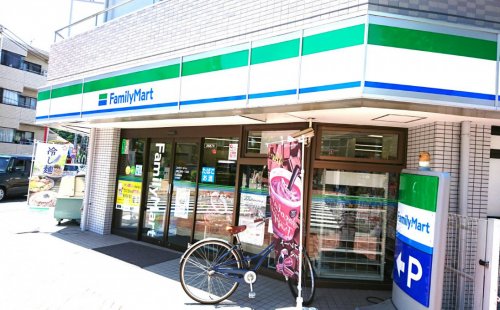 コンビニ　ファミリーマート 中野江原町一丁目店（コンビニ）まで559m