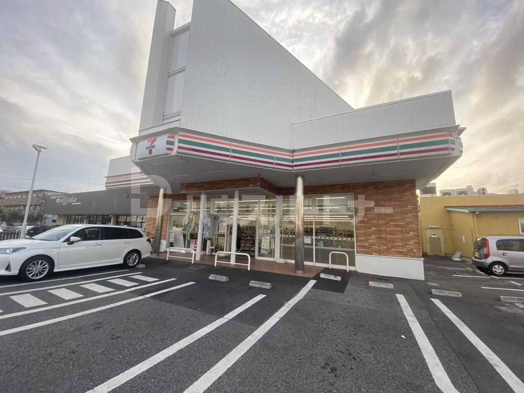 コンビニ　セブンイレブン流山西初石3丁目店（コンビニ）まで280m