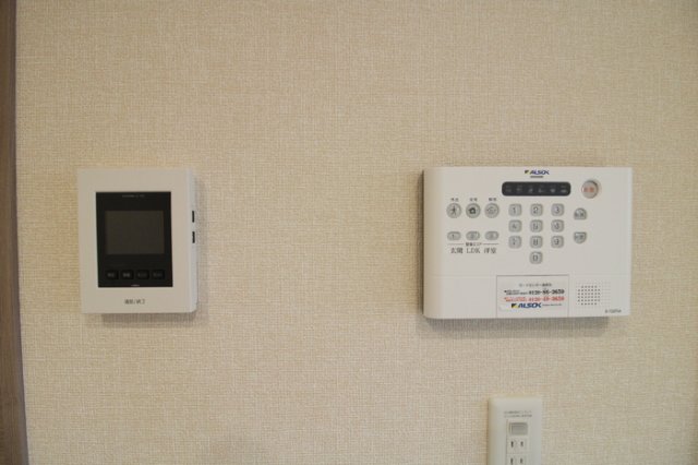 セキュリティ　モニター付きインターホン