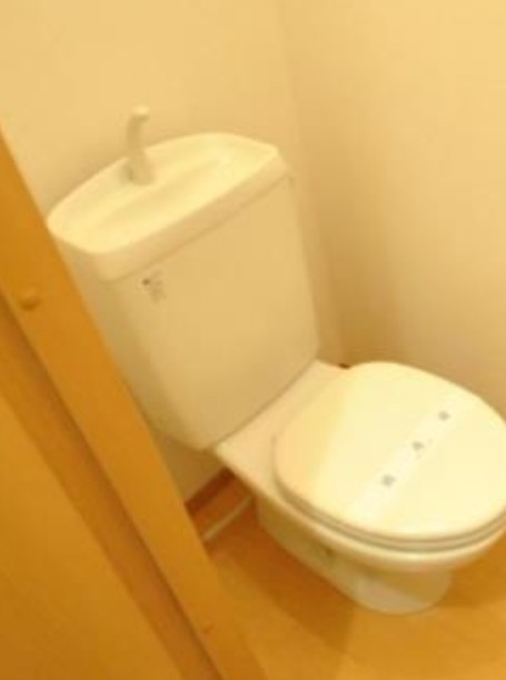 京成押上線 八広駅 徒歩5分 3階建 築20年のトイレ写真