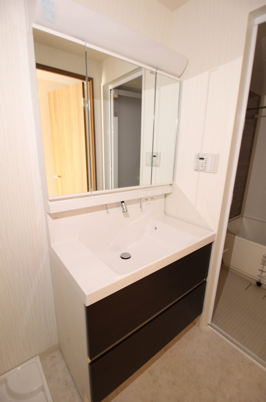 洗面設備　別の部屋の写真です