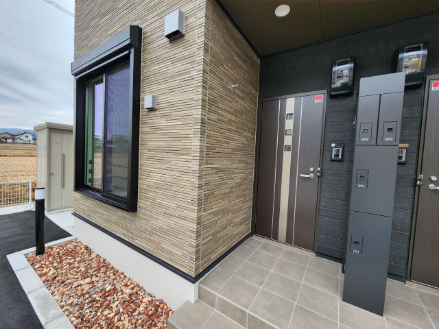 玄関　V101号の写真を掲載しております