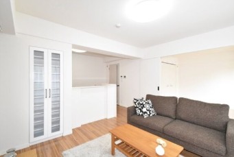 居室・リビング　家具・家電・備品は含まれません。