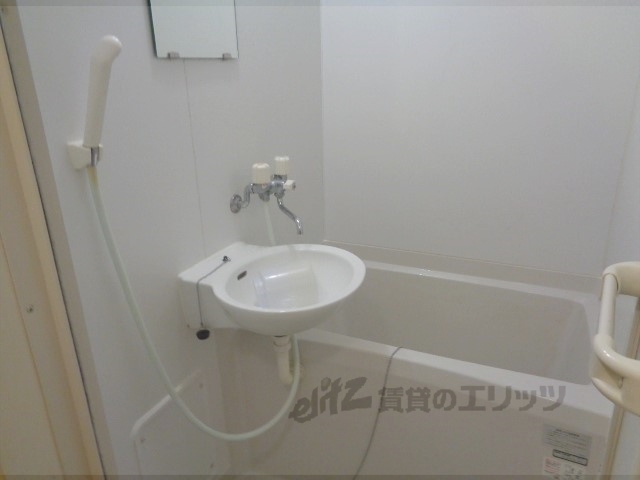 バス・シャワールーム　バス